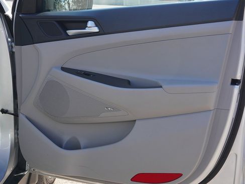 Used 2019 Hyundai Tucson Sport image 21