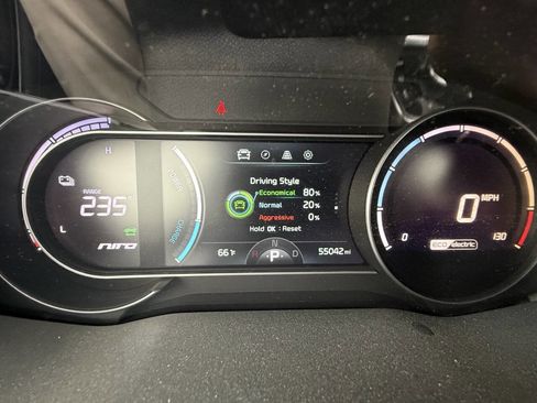 Used 2020 Kia Niro EX Premium FWD image 14