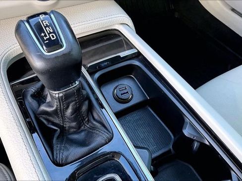 Used 2018 Volvo S90 T6 Momentum w/ Convenience Package image 15