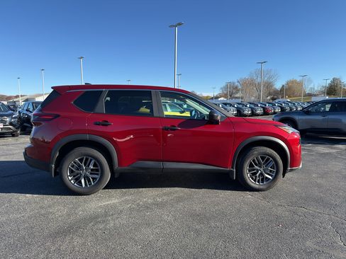 Certified 2025 Nissan Rogue S image 4