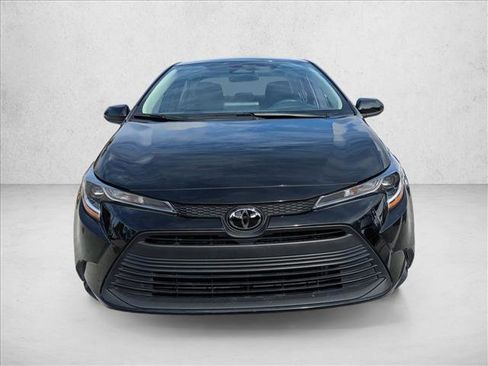 Certified 2025 Toyota Corolla LE image 2