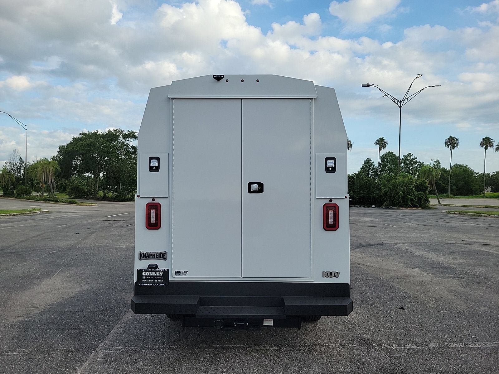 New 2025 GMC Savana 3500 w/ Power Convenience Package RWD image 6