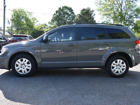 Used 2020 Dodge Journey SE FWD image 3