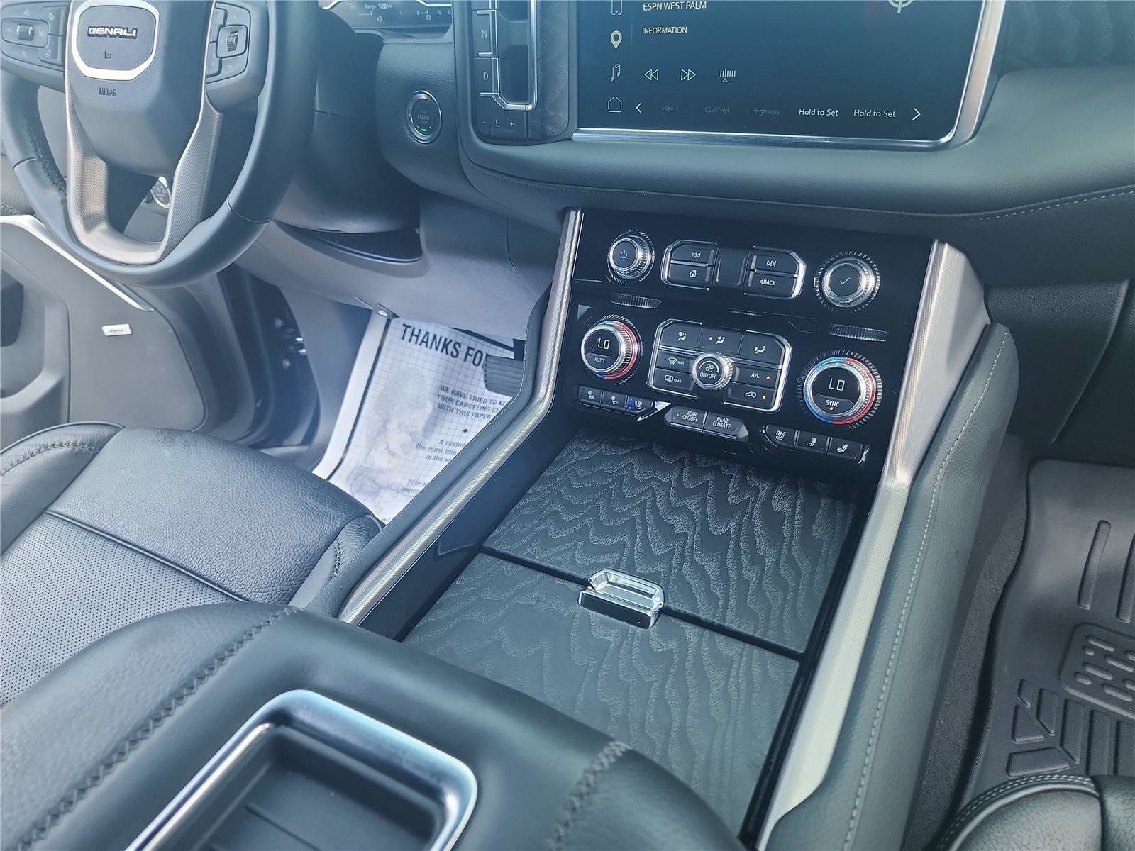 Used 2024 GMC Yukon XL Denali AWD/4WD image 33