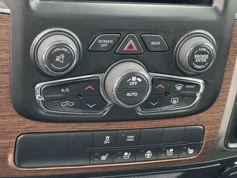 Used 2018 RAM 1500 Laramie image 21