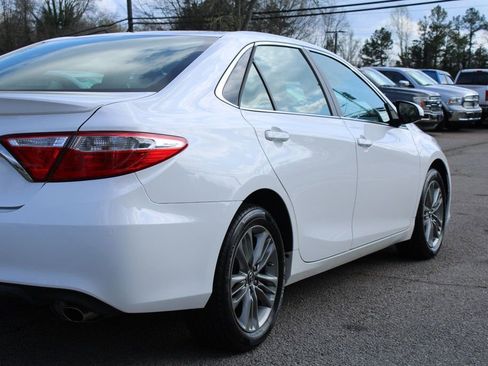 Used 2016 Toyota Camry SE image 31