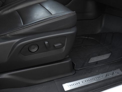 Used 2021 Chevrolet Suburban High Country image 49