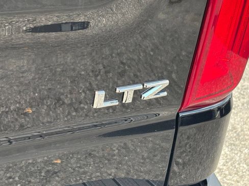Used 2022 Chevrolet Silverado 1500 LTZ w/ LTZ Premium Package AWD/4WD image 13