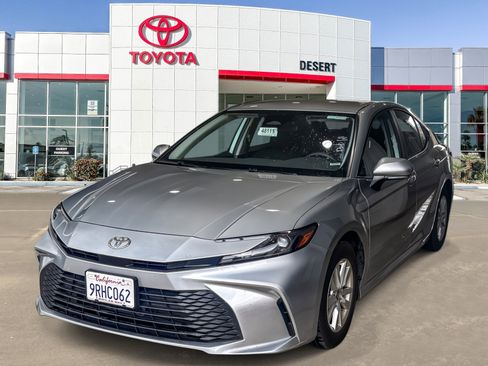 Certified 2025 Toyota Camry LE image 3