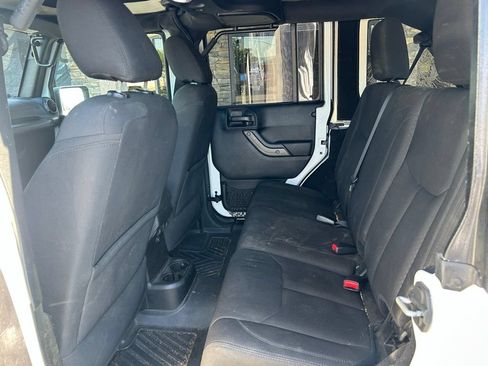 Used 2018 Jeep Wrangler Unlimited Sport S AWD/4WD image 8