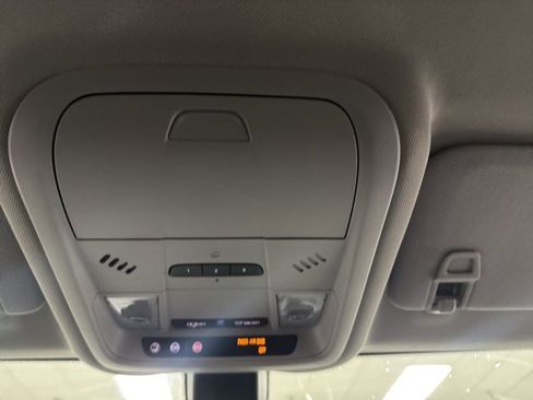 Used 2019 Chevrolet Equinox LT image 34