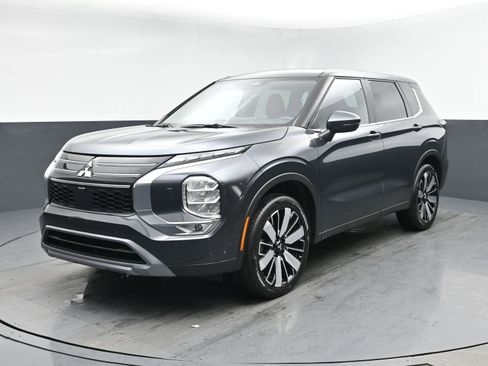 Used 2025 Mitsubishi Outlander AWD image 1