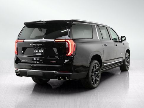 Used 2025 GMC Yukon XL Denali w/ Sun & Power Step Package AWD/4WD image 5