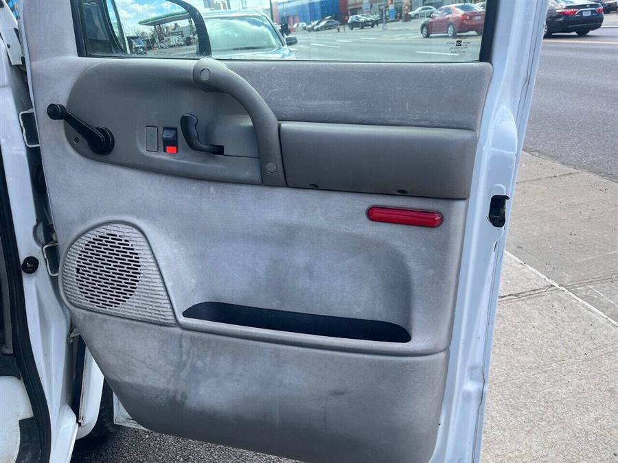 Used 2004 Chevrolet Astro RWD image 6