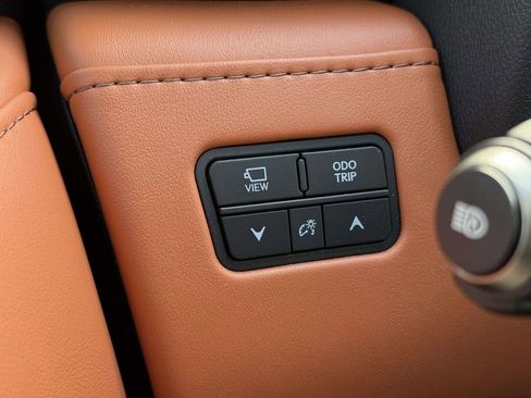 Used 2024 Lexus LX 600 4WD w/ Ultra Luxury Package image 23