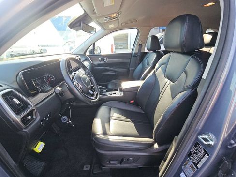 Used 2022 Kia Sorento EX FWD image 3