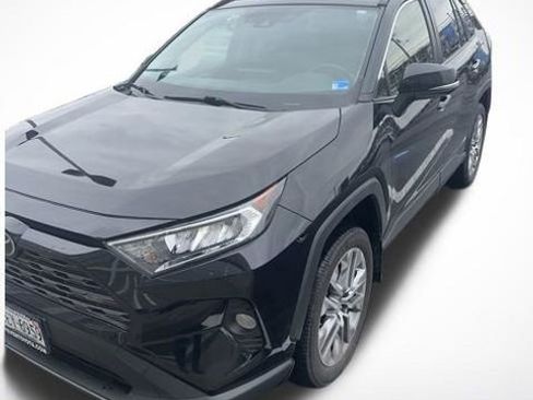Used 2019 Toyota RAV4 Limited w/ Cold Weather Package image 5