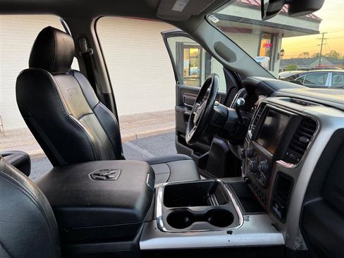 Used 2018 RAM 3500 Laramie image 15