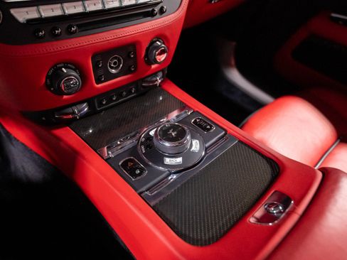 Used 2016 Rolls-Royce Wraith RWD image 10
