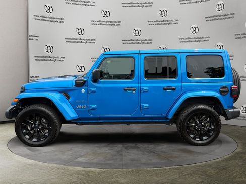 Used 2024 Jeep Wrangler Unlimited Sahara AWD/4WD image 2
