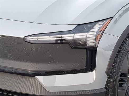 Certified 2026 Volvo EX30 Cross Country Ultra image 10