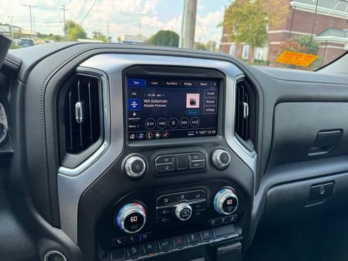 Used 2021 GMC Sierra 1500 SLT w/ SLT Premium Package AWD/4WD image 17