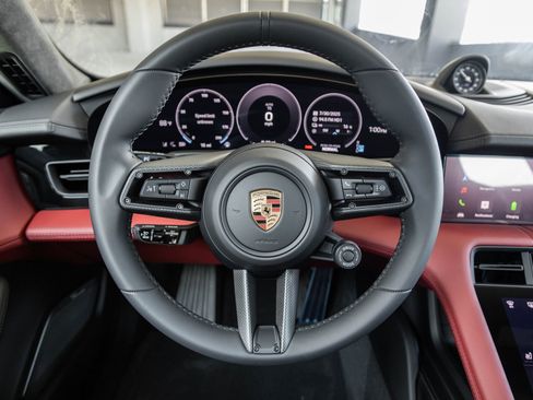 Used 2025 Porsche Taycan GTS image 10