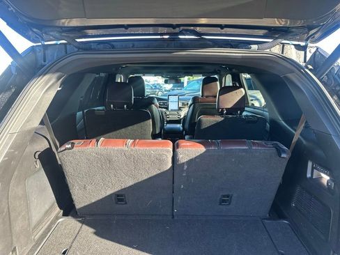 Used 2020 Ford Explorer Platinum w/ Premium Technology Package image 20