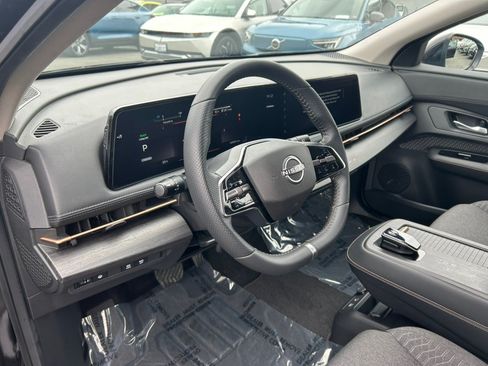 Used 2024 Nissan Ariya FWD image 14