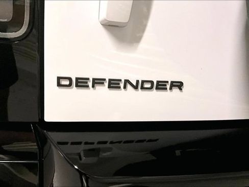 Certified 2026 Land Rover Defender 110 X-Dynamic SE AWD/4WD image 7