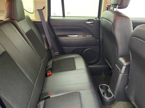 Used 2017 Jeep Compass Latitude FWD image 22