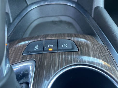 Used 2018 Chevrolet Malibu Premier w/ Premier Sun and Wheel Package image 33