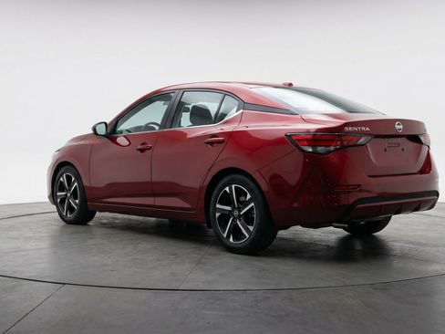 Used 2025 Nissan Sentra SV image 6