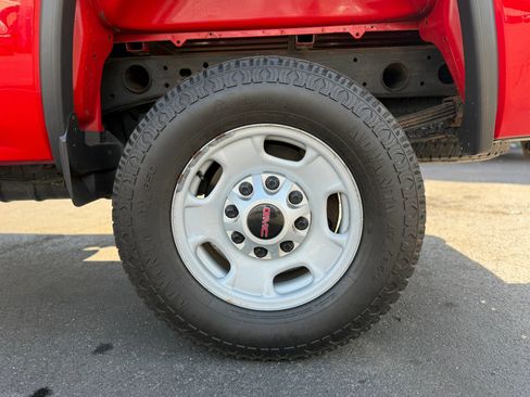 Used 2018 GMC Sierra 2500 2WD Regular Cab image 11