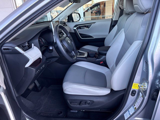 Used 2021 Toyota RAV4 Limited w/ Limited Grade Weather Package AWD/4WD image 11
