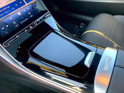 Used 2025 Mercedes-Benz C 300 4MATIC Sedan image 13