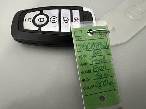 Used 2025 Ford Explorer ST-Line w/ Premium Package image 30