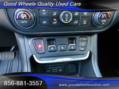 Used 2019 GMC Terrain Denali w/ Advanced Safety Package image 19