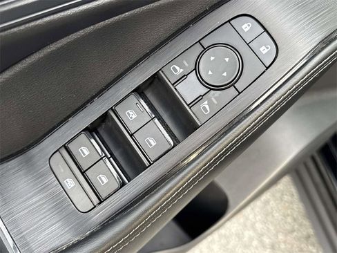 Used 2023 Nissan Rogue SV w/ SV Premium B Package image 17