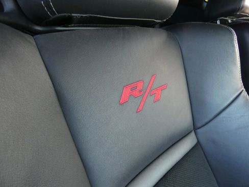 Used 2014 Dodge Challenger R/T image 29