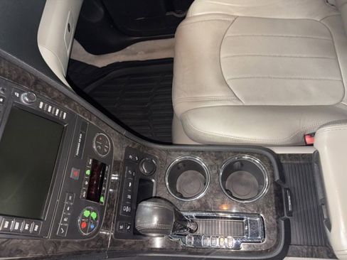 Used 2012 GMC Acadia Denali image 18