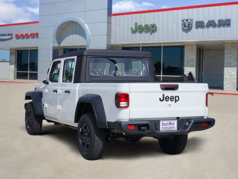 New 2026 Jeep Gladiator Sport image 4