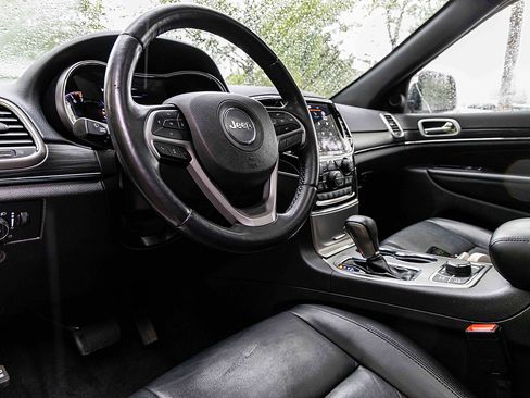 Used 2022 Jeep Grand Cherokee Limited image 7