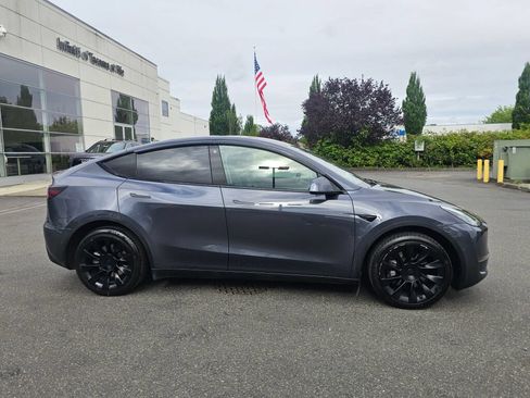 Used 2021 Tesla Model Y Long Range AWD/4WD image 8