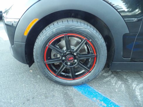 Used 2017 MINI Cooper Clubman ALL4 AWD/4WD image 16