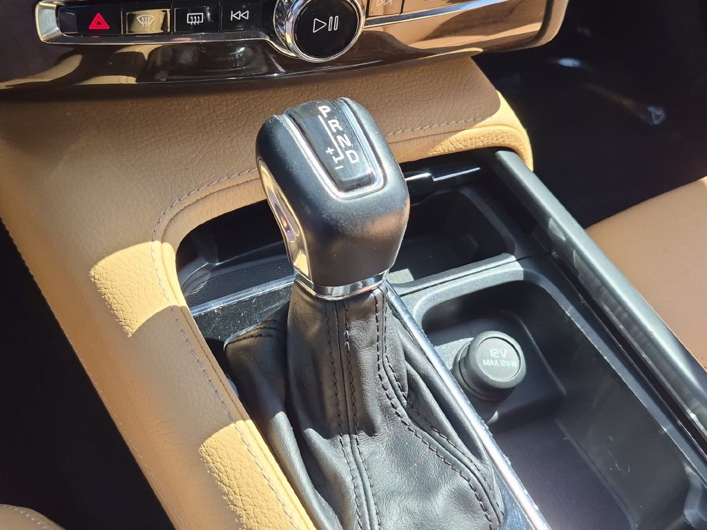 Used 2018 Volvo XC90 T6 Momentum w/ Convenience Package AWD/4WD image 10