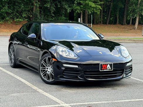 Used 2015 Porsche Panamera image 4