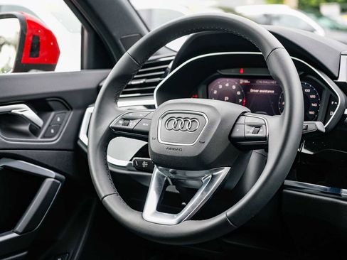 Used 2025 Audi Q3 2.0T Premium w/ Convenience Package image 15