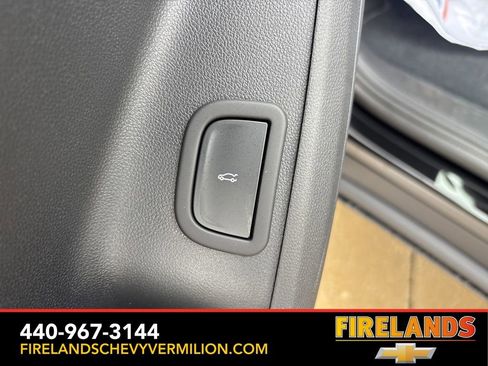 New 2026 Chevrolet Traverse LT w/ Sun and Wheel Package image 15