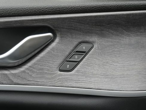 Used 2023 Jeep Grand Cherokee L Limited w/ Luxury Tech Group II image 22